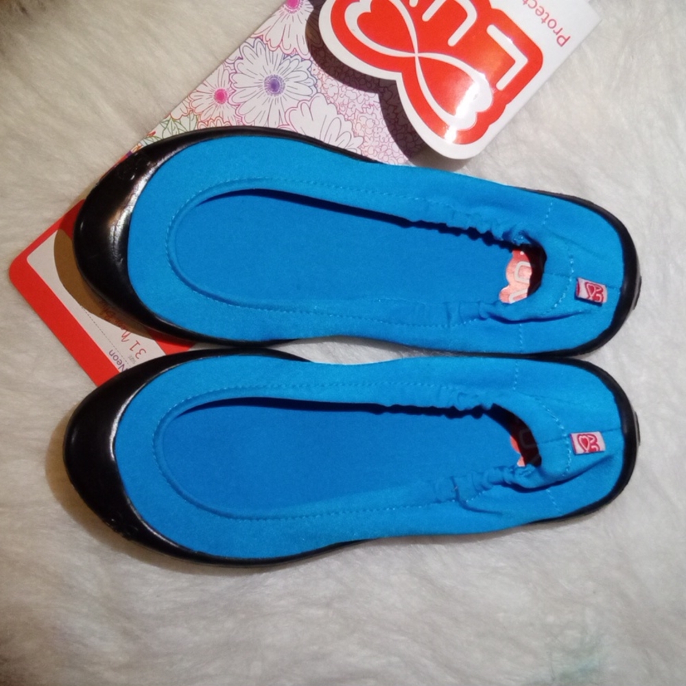 💚 Luv Dream Flats NWT